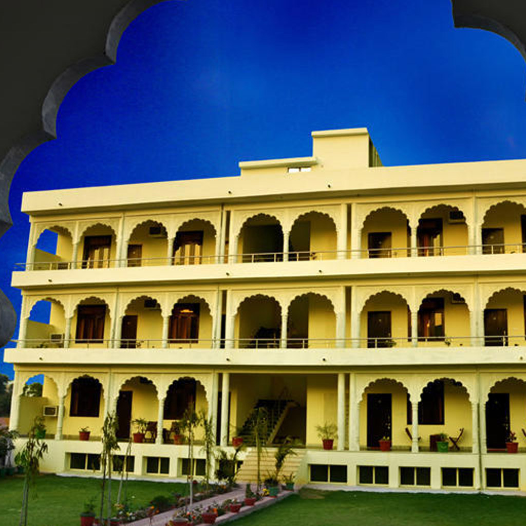 Hotel Ananta Palace